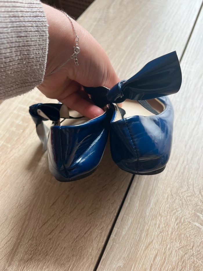 Ballerine avec noeud élastique sur le dessus taille 32 - photo numéro 3
