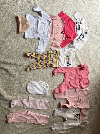 Lot de 13 vêtements en 1 mois