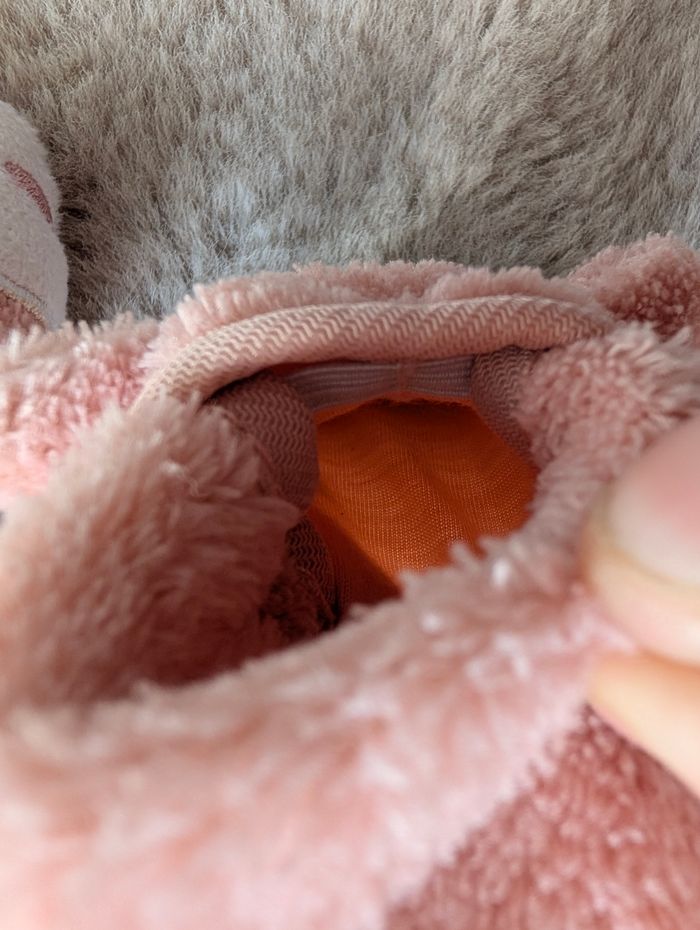 Chaussons fourré rose - 16/17 - très bon état - photo numéro 2