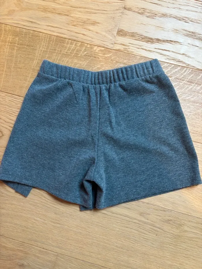 Jupe short 6 ans - photo numéro 4