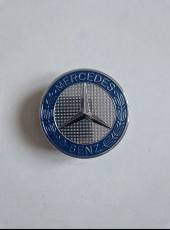 Mercedes logo capot bleu