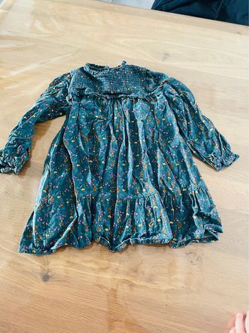 Robe verte à fleurs 6 ans