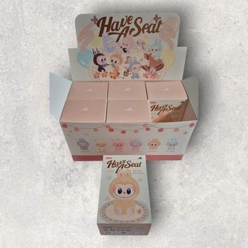 Lot de 6 figurines Labubu Mystère – Série Have a Seat avec boîte + présentoir