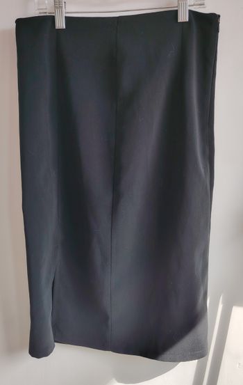 Jupe droite noire – Taille 40 (FR)