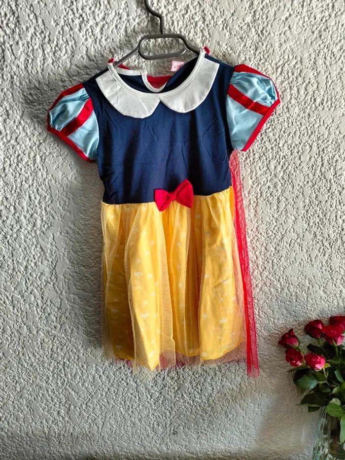 Robe de princesse Blanche-Neige 130 cm neuve - photo numéro 8