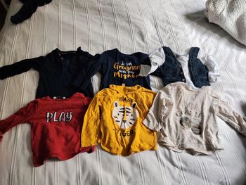 Lot de douze tee shirt a manches longues