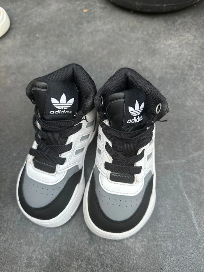 Chaussure Adidas jordan - photo numéro 5