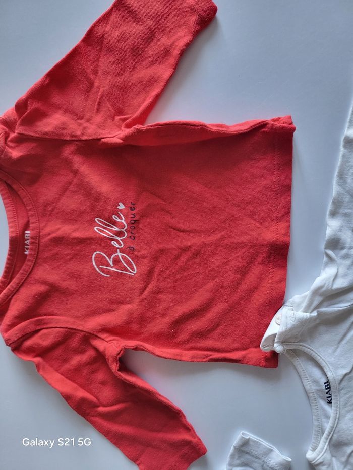 👕 Lot 3 hauts manches longues bébé – Kiabi – 1 mois1 haut rouge "Belle à croquer"
1 haut blanc "Maman je t’aime plus que tout" (écriture dorée ✨)
1 haut blanc "Jolie chérie" (écriture dorée ✨)
Taille 1 mois
Marque Kiabi
- photo numéro 3