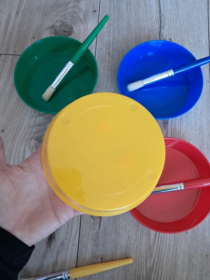Kit activités sensorielles couleurs peinture avec les bols et pinceaux - photo numéro 4