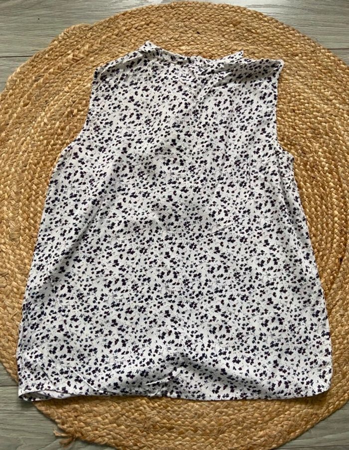 Blouse boutonnée chemise motifs petites fleurs Taille 38/40 - photo numéro 2