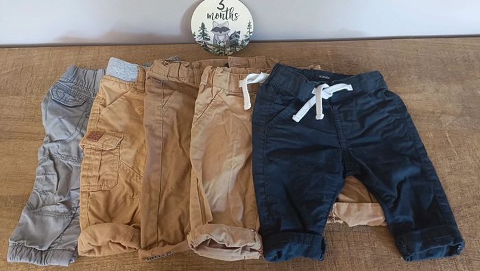 Lot 5 pantalons 3 mois en très bon état