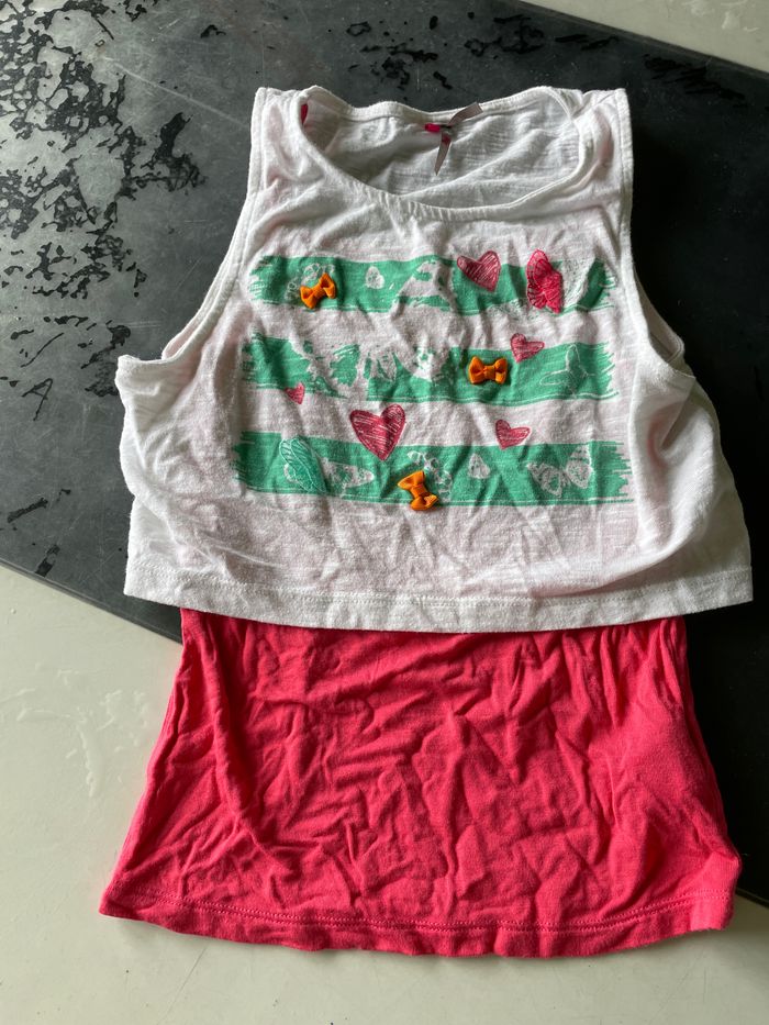 Lot 9 vêtements fille 8 ans - photo numéro 2