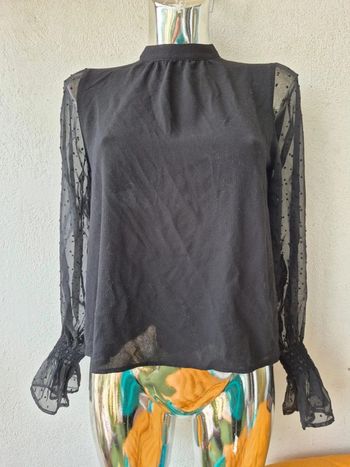 Chemisier avec tulle en bras à pois transparent