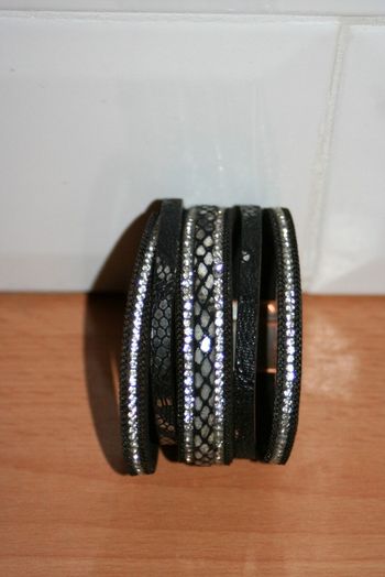Bracelet noir & strass