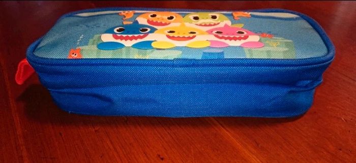 Trousse baby shark. - photo numéro 5