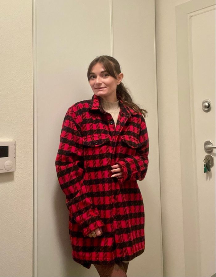 Surchemise / manteau à carreaux rouge et noir – excellent état - photo numéro 2