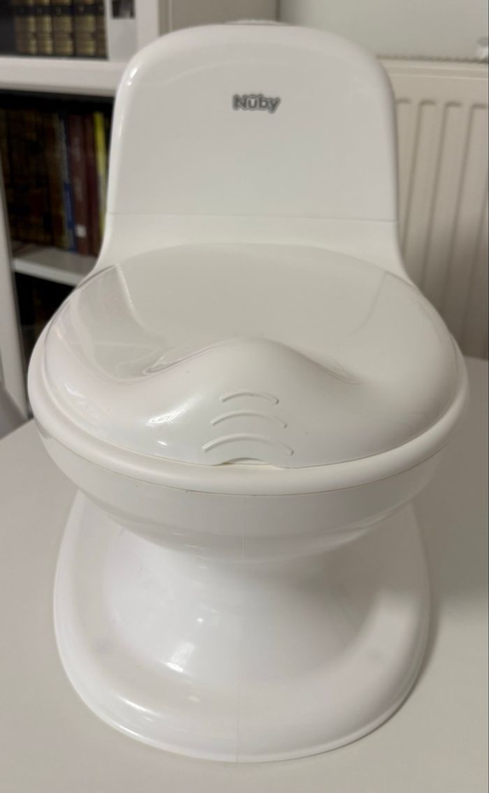 Pot bébé Nûby avec chasse d’eau électrique – Piles incluses – Très bon état - photo numéro 8