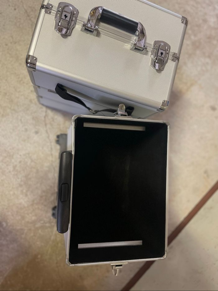 Valise aluminium à roulettes - photo numéro 5
