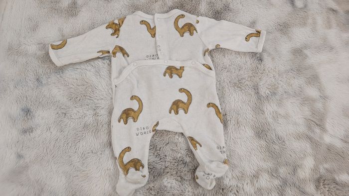 Pyjama Kiabi taille 1 mois - photo numéro 4