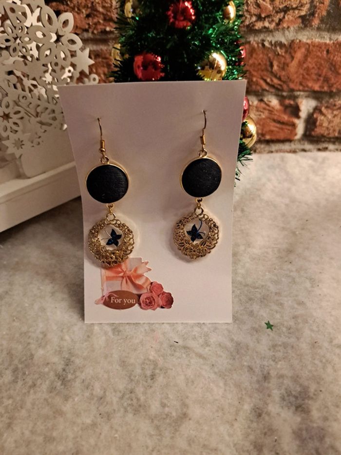 Boucles d'oreilles pendante noir doré - photo numéro 3