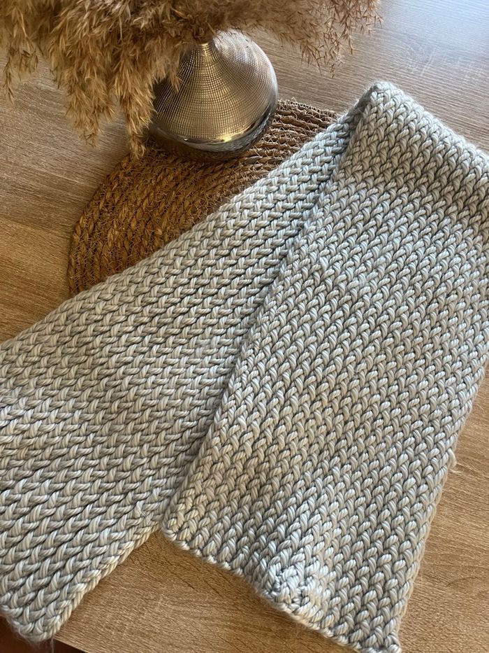 Bonnet et écharpe en laine - photo numéro 2