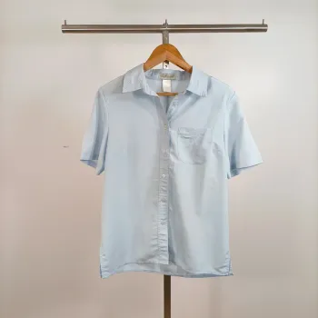 Chemise bleu ciel manches courtes col brodé Les Impeccables T40 fluide et légère A917