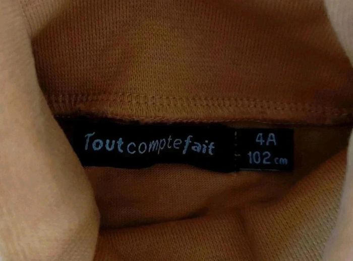 10 € Tee-shirt col roulé Tout compte fait 4 ans - photo numéro 2