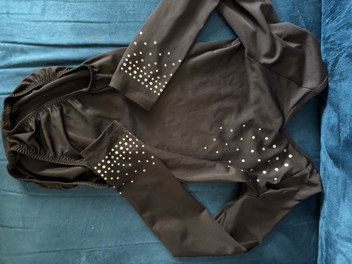 Vêtements gym fille taille 8 ans - photo numéro 2