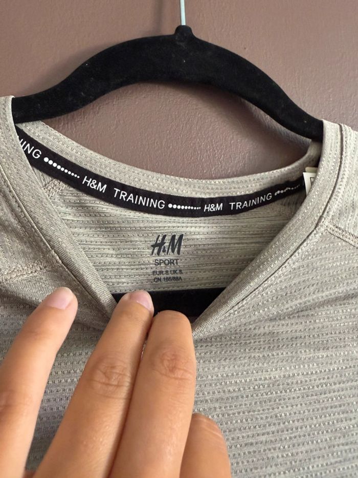 Tee-shirt Training gris H&M sport - photo numéro 4