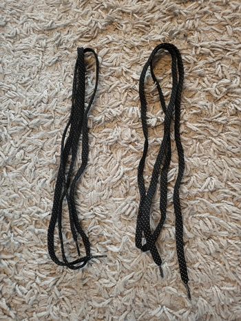 Lacet pour chaussures jamais servi homme ou femme