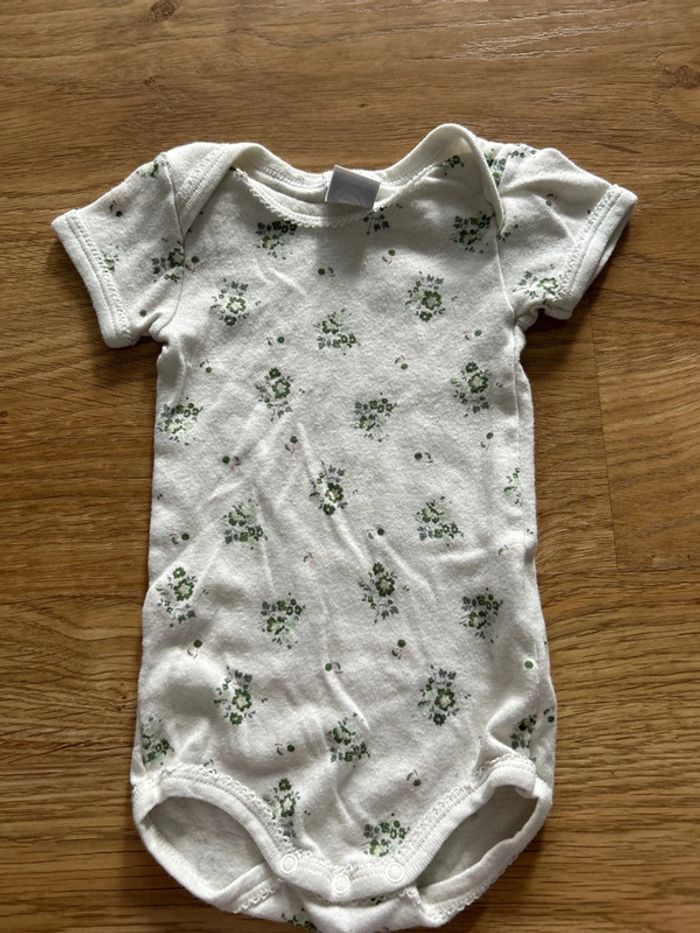 Lot de 4 bodys petit bateau taille 67 cm - photo numéro 4