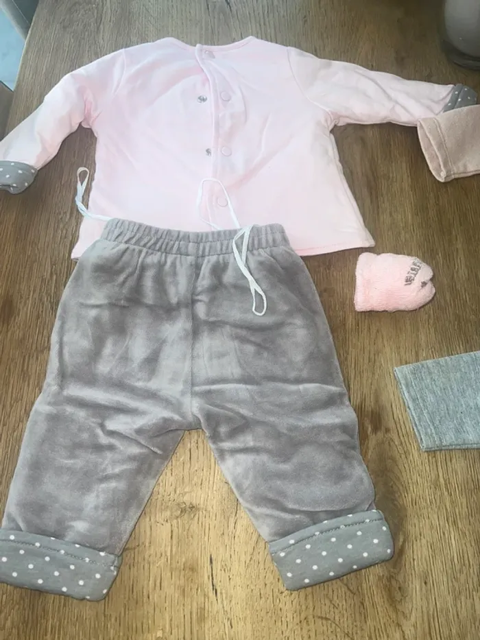 Lot vêtements fille 3 mois - photo numéro 13