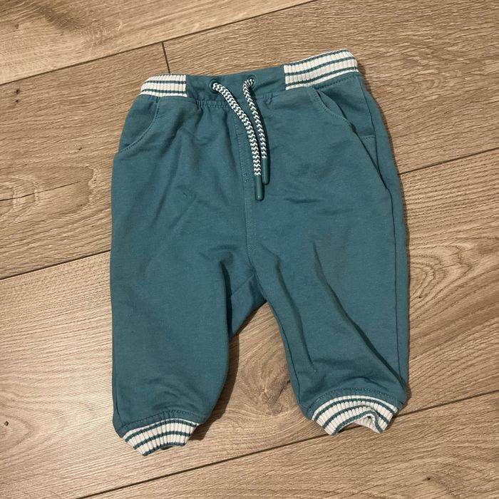 Lot jogging - photo numéro 3