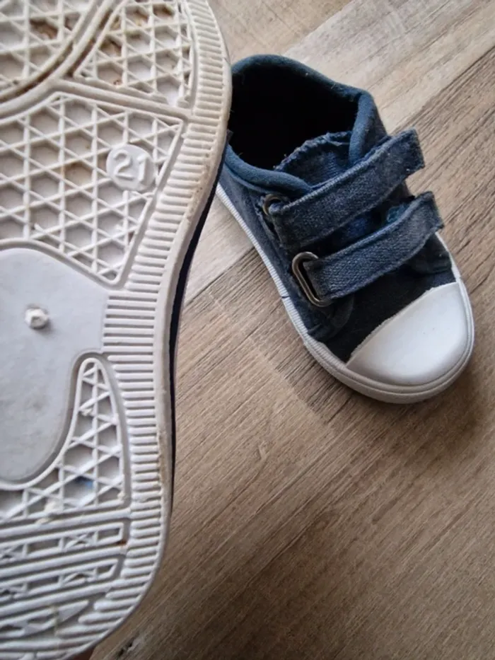 Chaussure taille 21 - photo numéro 2
