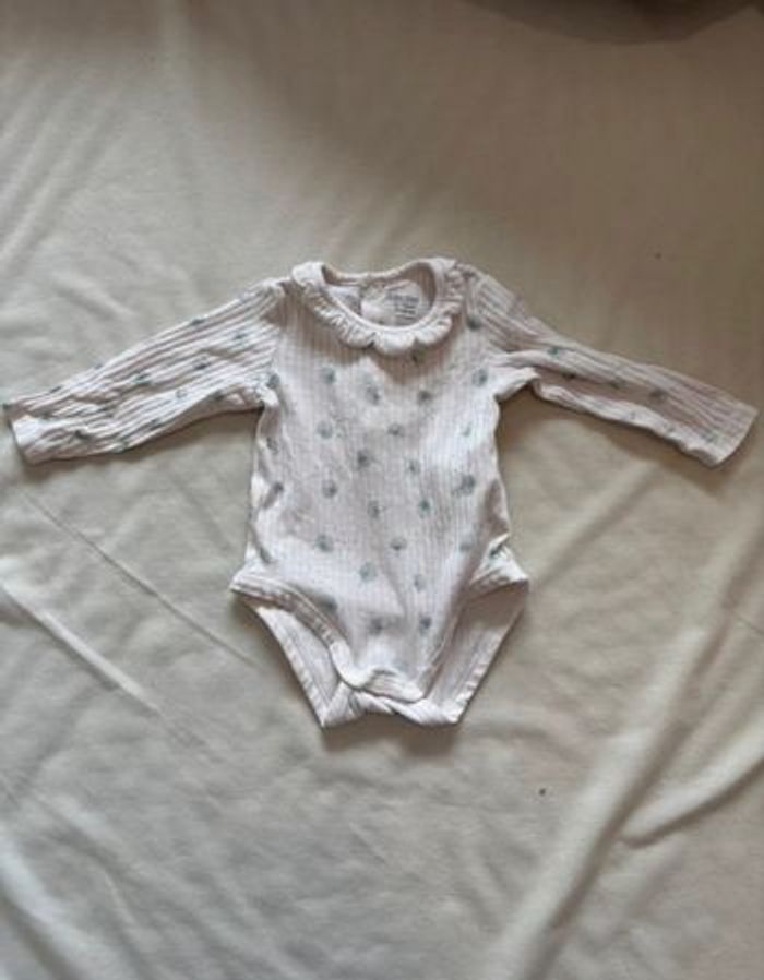 Lot de 4 bodies 1 mois - photo numéro 2