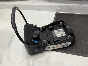 Base auto creatis fix bébé confort