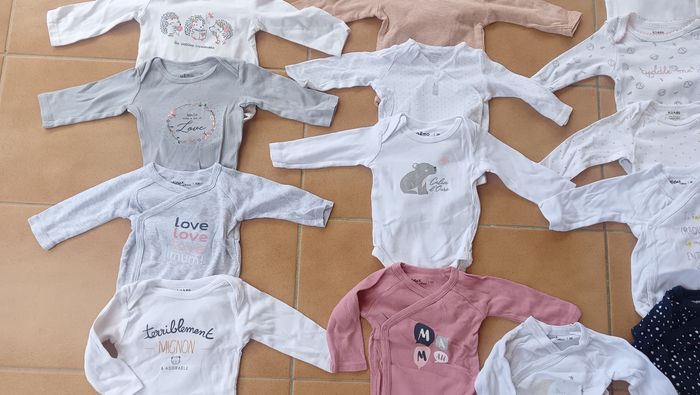 Lot 19 bodys 3 mois fille manche longue - photo numéro 4