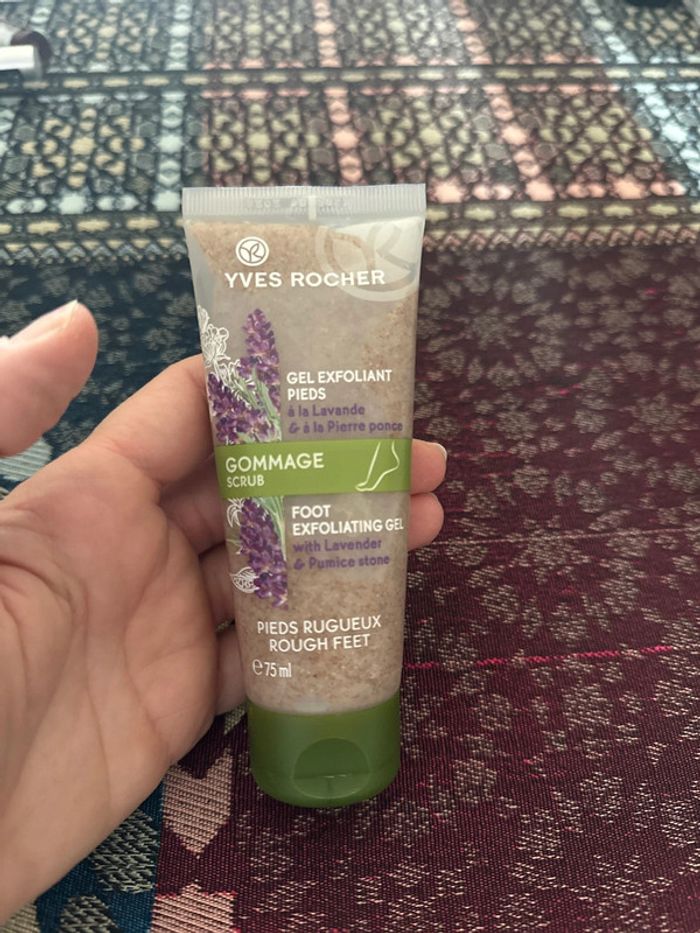 Gel exfoliant pieds à la lavande