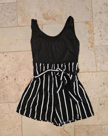 Neuve combi short femme T 42 XL noir et blanc