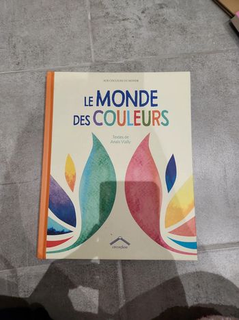 Livre : le monde des couleurs