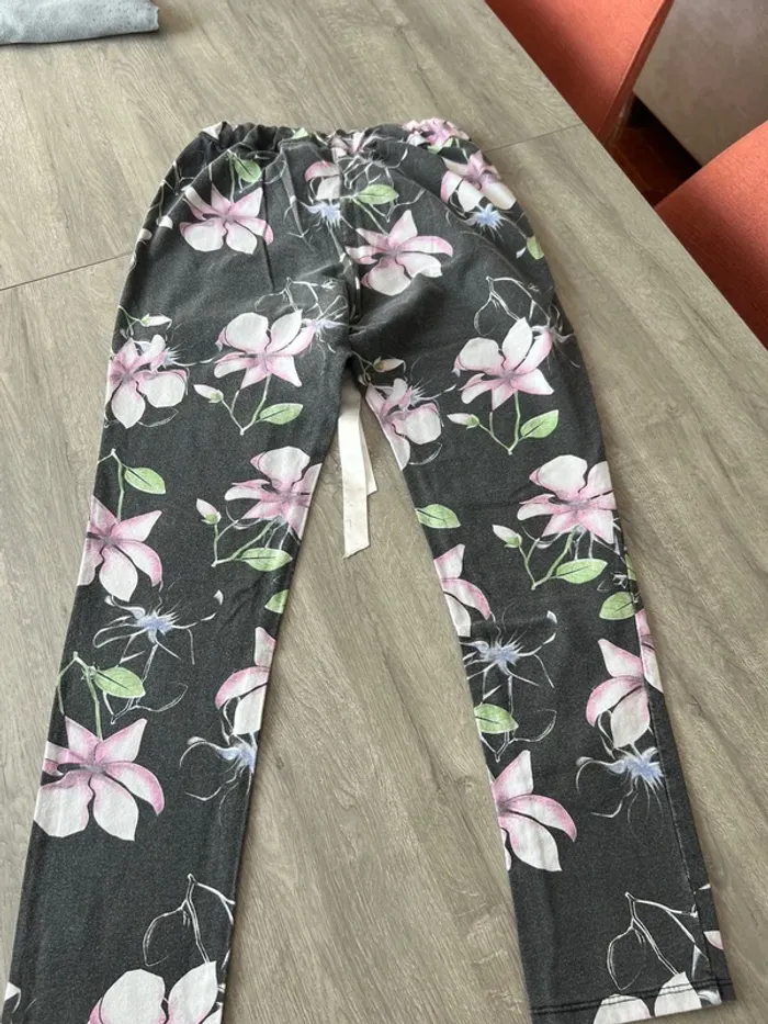 Pantalon taille m couleur passée - photo numéro 3