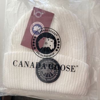 Bonnet Canada Goose