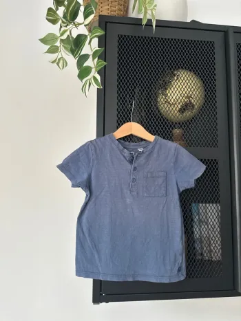 TEE shirt bleu 4 ans
