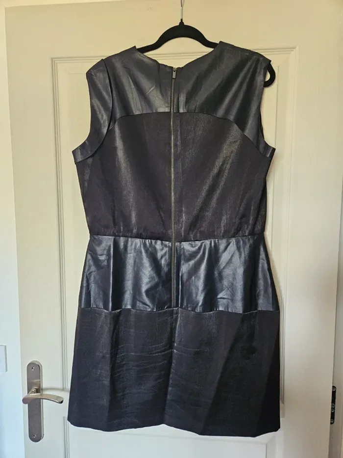Robe Noir Karen Millen Taille 44 - photo numéro 2