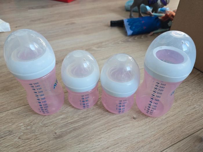 Lot de 4 biberons avent natural