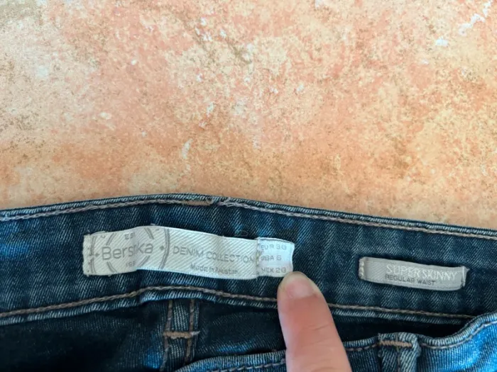 Jean bershka T 38 - photo numéro 2