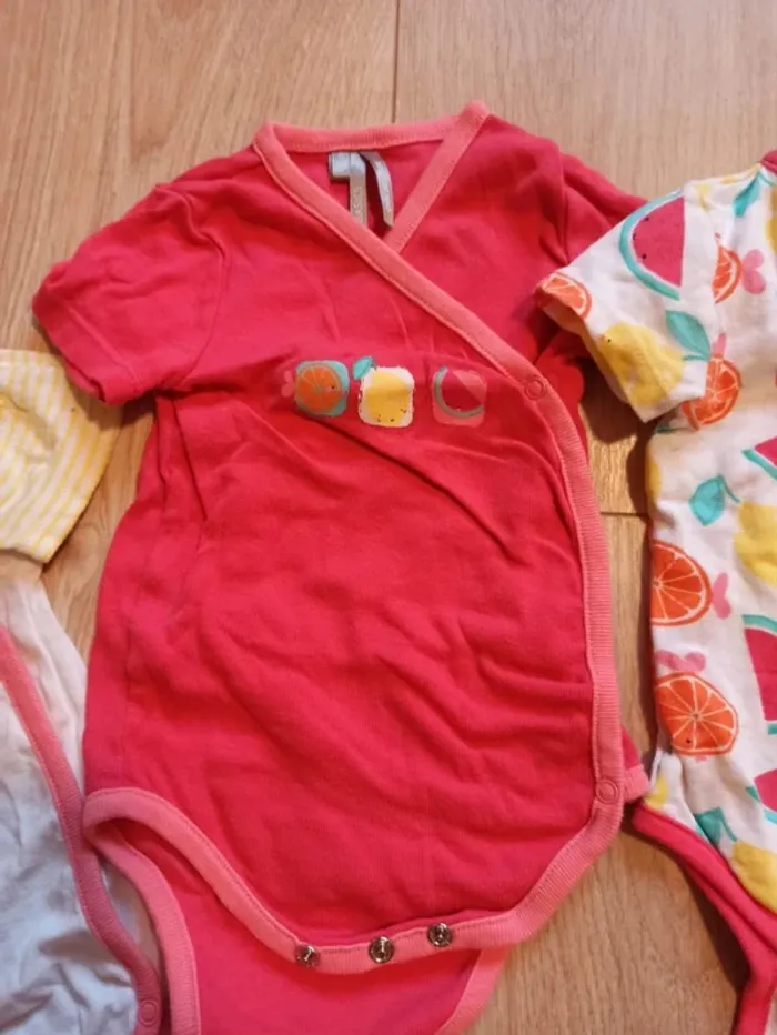 Lot de 5 bodies - photo numéro 8