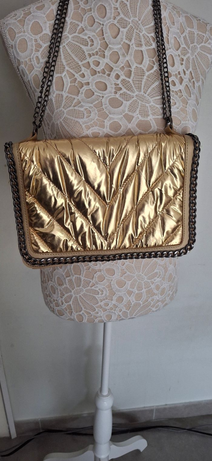 Sac doré neuf