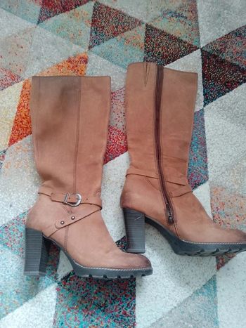 Jolies bottes tamaris en véritable cuir taille 38