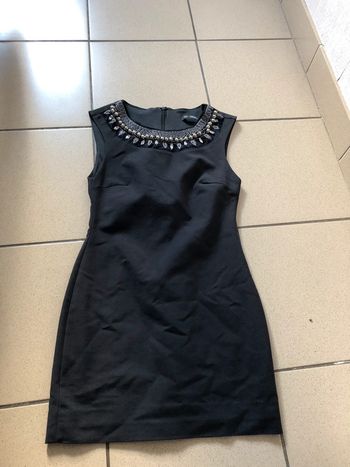 Robe noir moulante